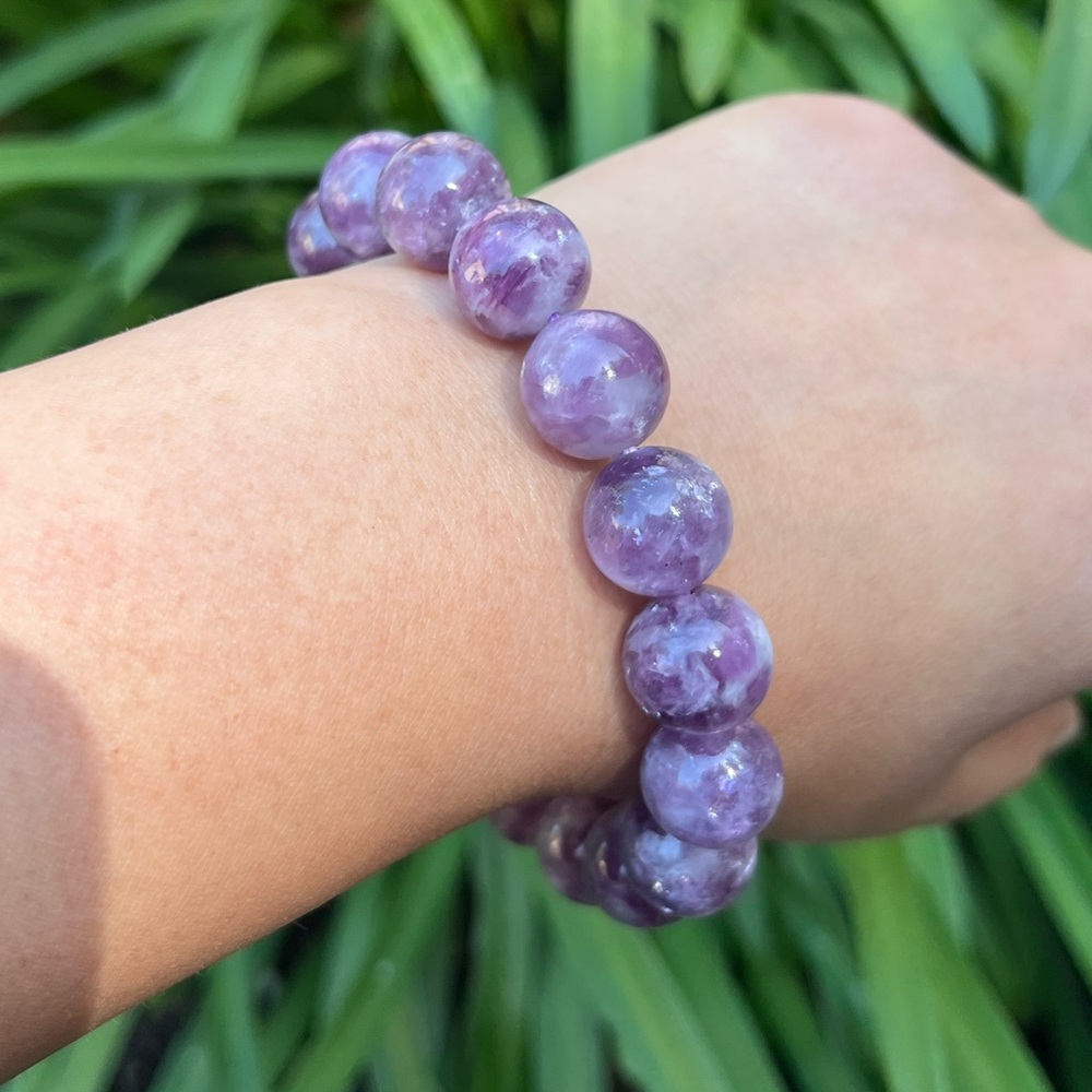 12mm stretchable high quality purple mica bracelet - Picture 3 of 10